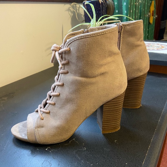 3inch heel ankle lace up booties with open toe - Picture 2 of 5